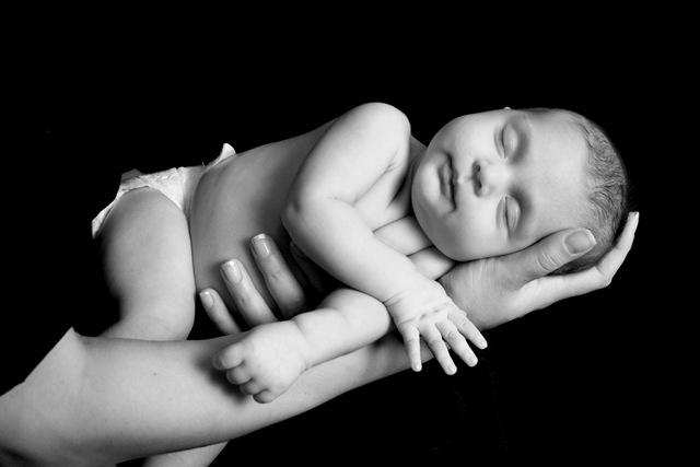 [mommyholdinglili[3].jpg]